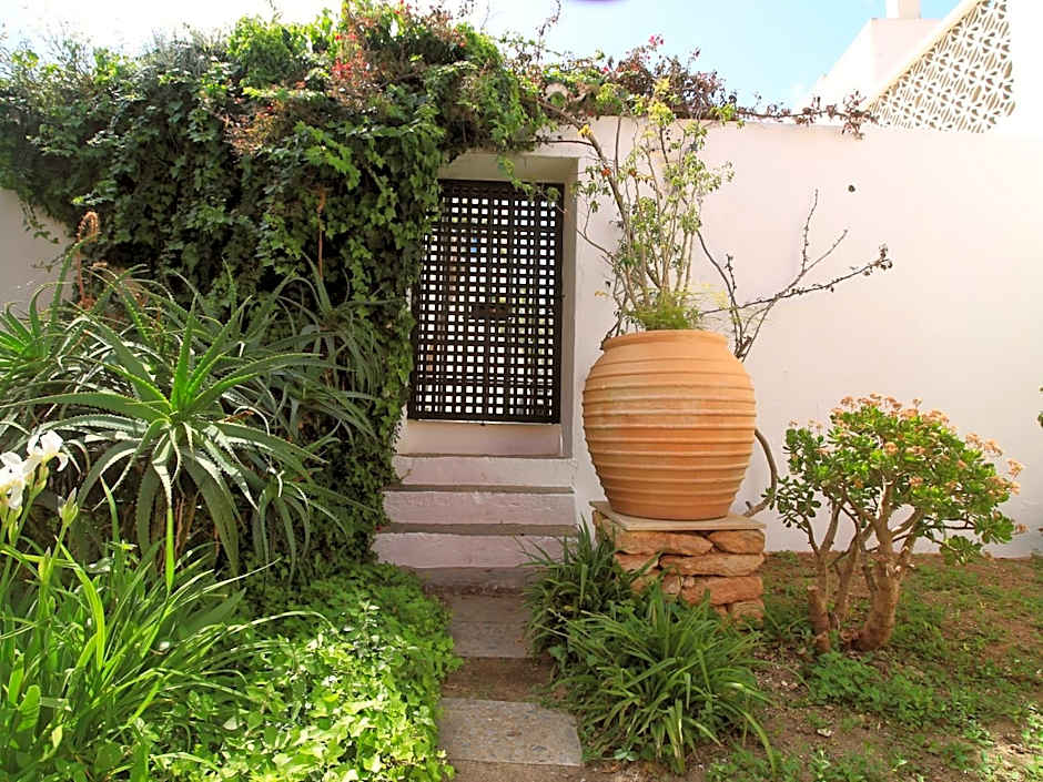 Tavira Townhome with private Garden