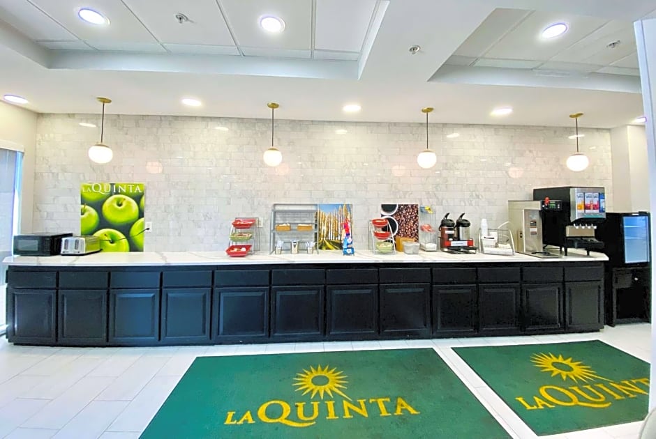 La Quinta Inn & Suites by Wyndham Mt. Laurel - Philadelphia