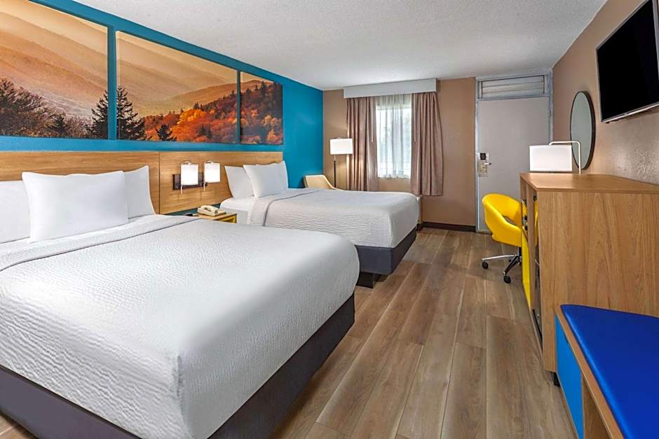 Days Inn by Wyndham Shelby