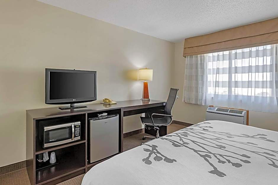 Sleep Inn & Suites Charles City