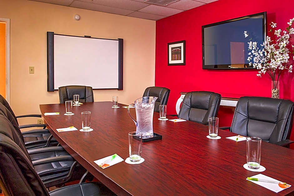 Courtyard by Marriott Hampton Coliseum Central