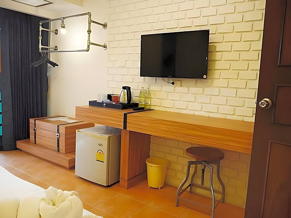 Forty Winks Phuket Hotel