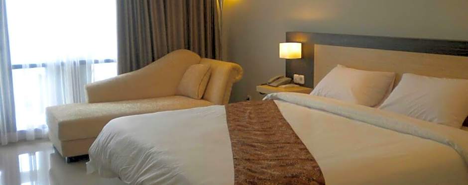 Grand Inna Samudra Beach