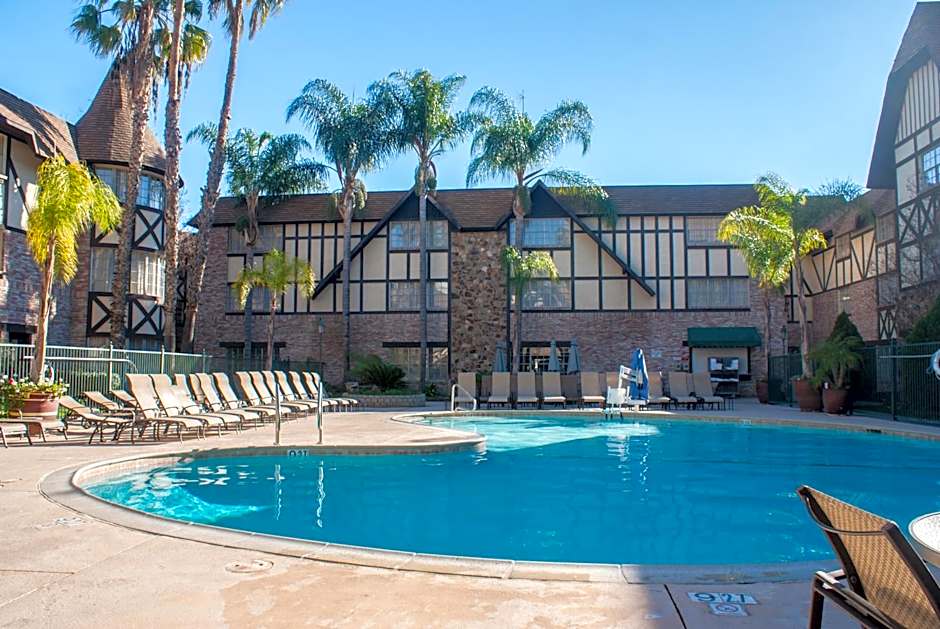 Anaheim Majestic Garden Hotel