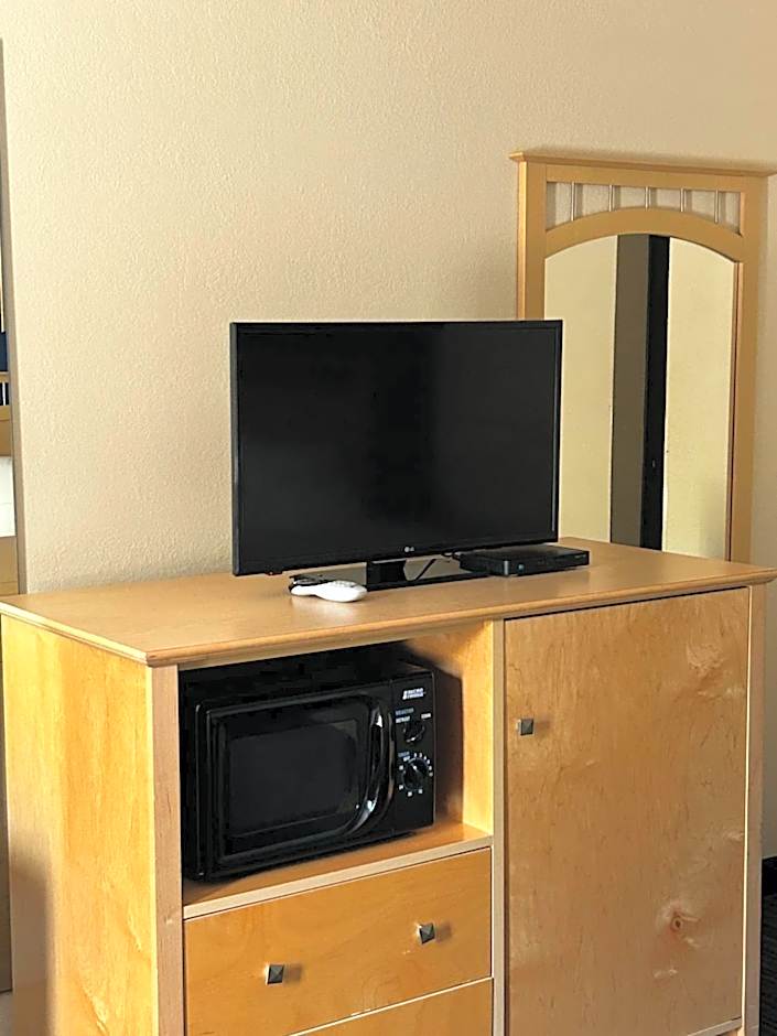 Ameristay Inn & Suites