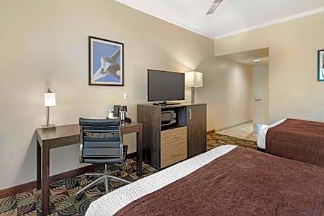 2 QUEEN BEDS,NSMK,MICRFG,42INLCDTV,HISPD,FULL BREAKFAST