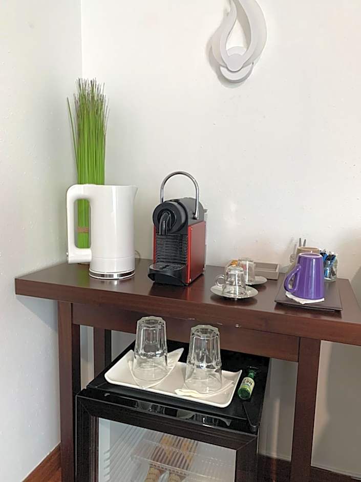 L'EMBLEME - BOUTIQUE HOTEL