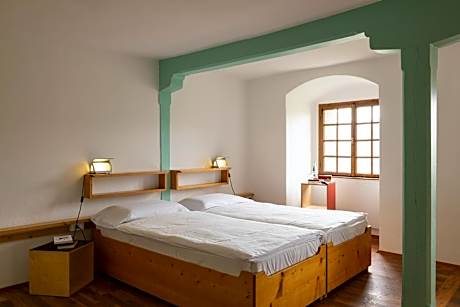 Standard Twin Room with Garden View