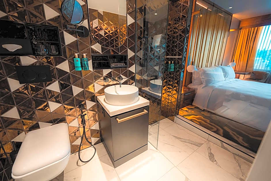 Superior East Wing Rooms by FIVE Zurich