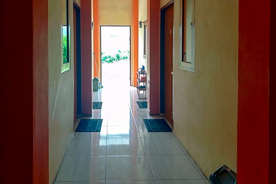 Jessy Homestay Lolak Mitra RedDoorz