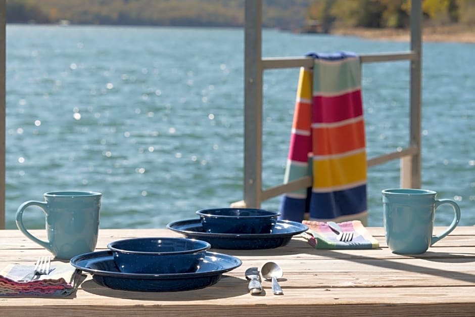 Beaver Lakefront Cabins - Couples Only Getaways