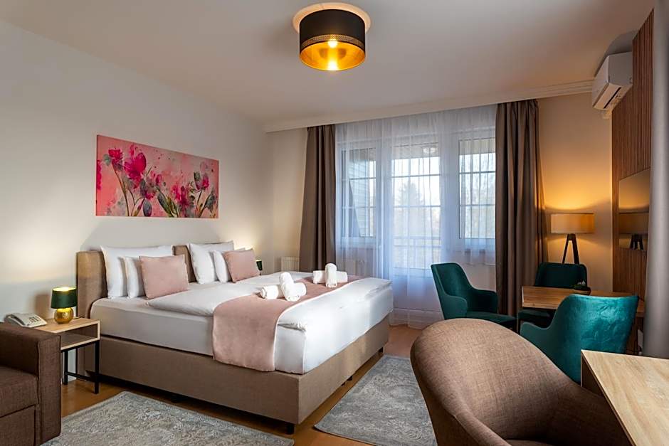 Holdvirág Hotel