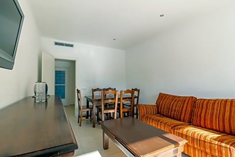 2 BEDROOM APARTMENT