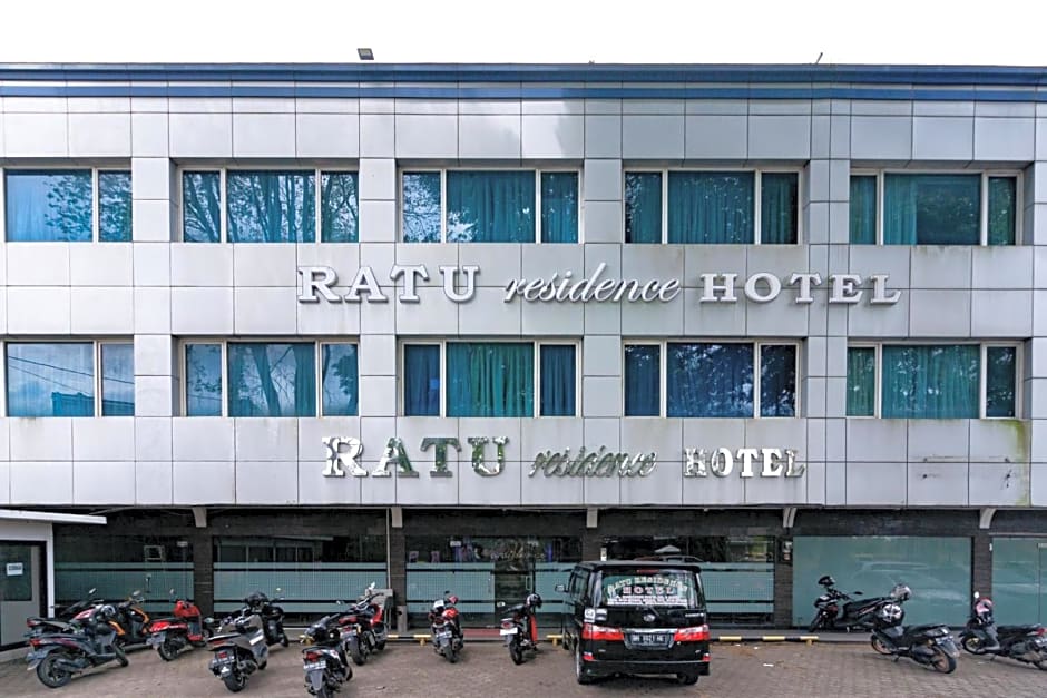 RedDoorz Premium at Hotel Ratu Residence