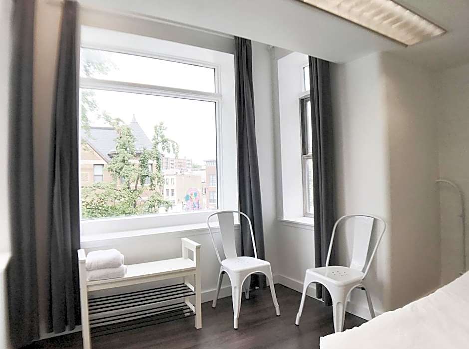Highroad Hostel DC