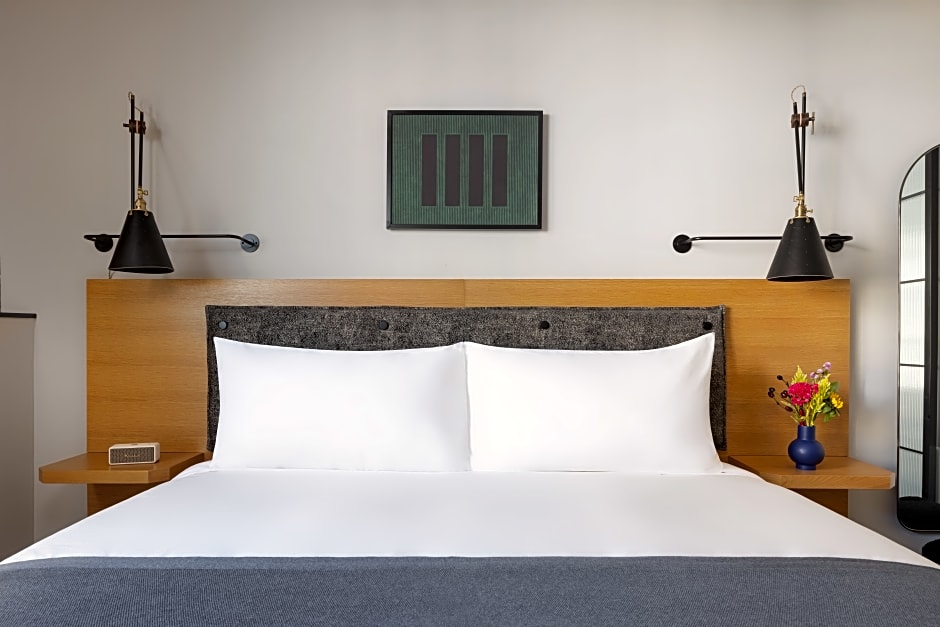 Switch House Hotel – Philadelphia, PA