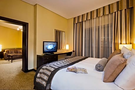 Superior Room – Inclusive of 20% F&B Discount , Late Check-Out, 25% on Laundry