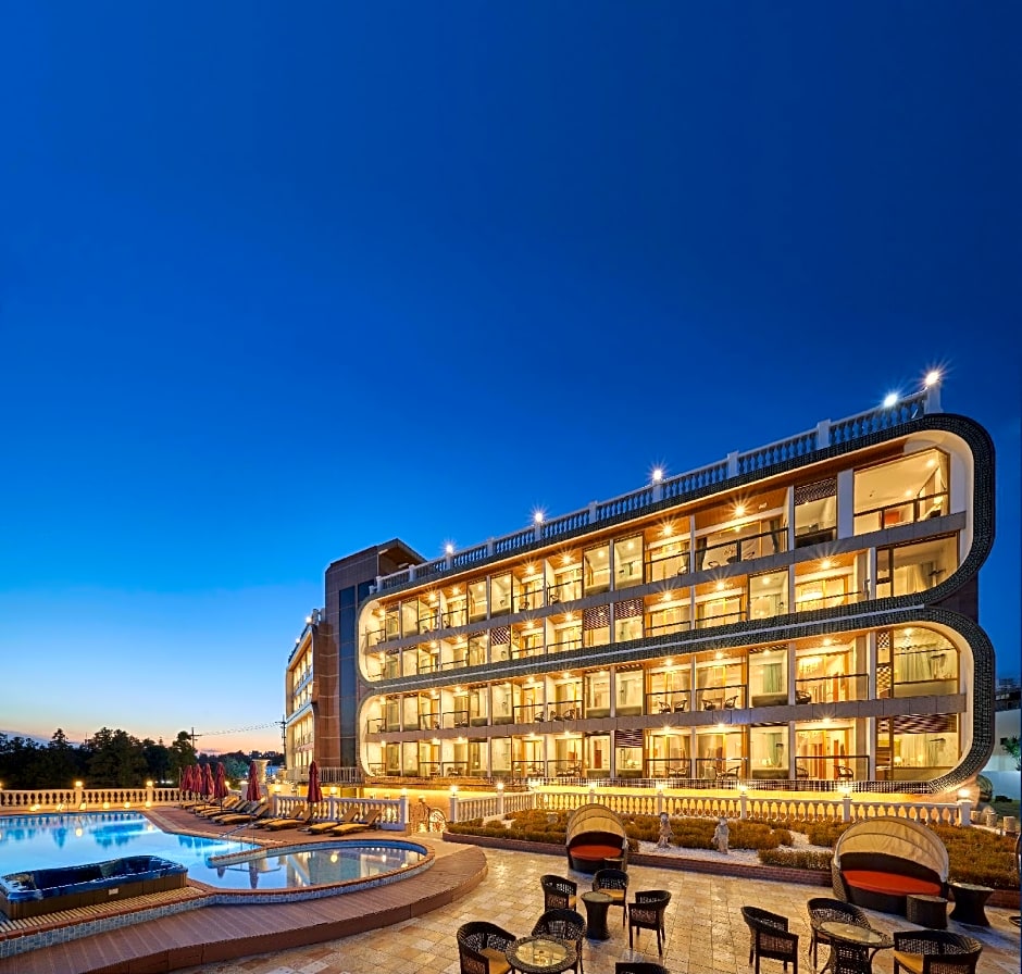 GoldOne Hotel & Suites