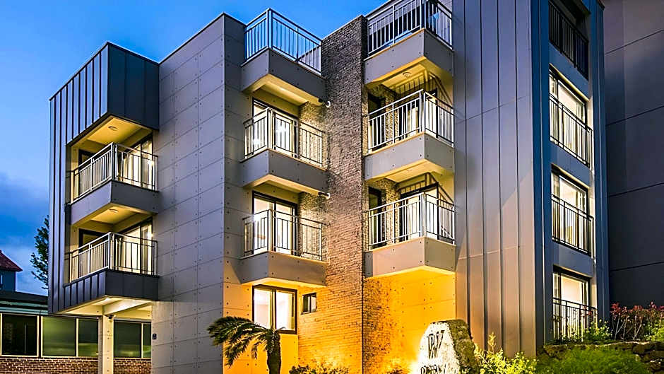 W Ocean Pension
