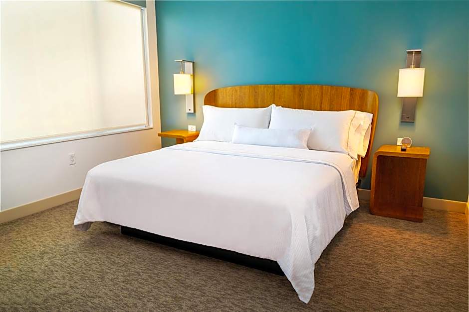 Element Sacramento Airport