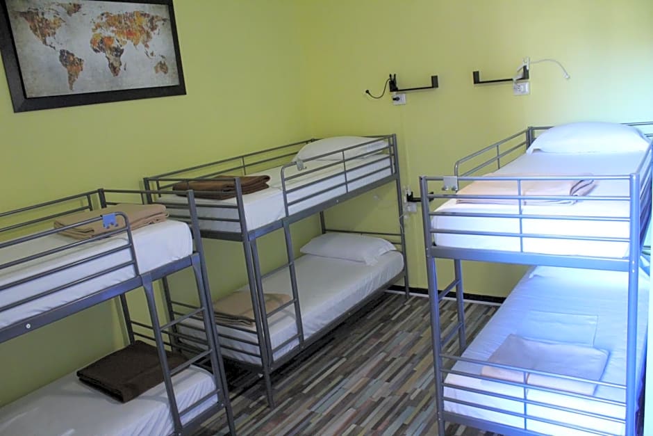 Home Genoa Hostel