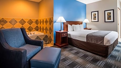 1 King Bed Non-Smoking Whirlpool Microwave And Refrigerator Wi-Fi Full Breakfast