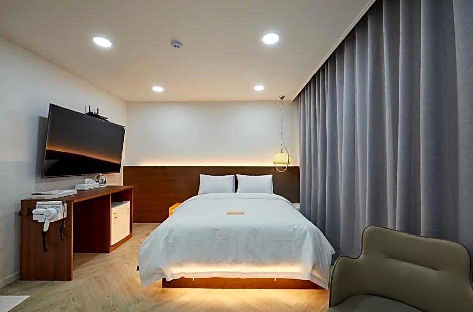 Hotel sounds