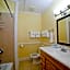 Georgianne Inn & Suites