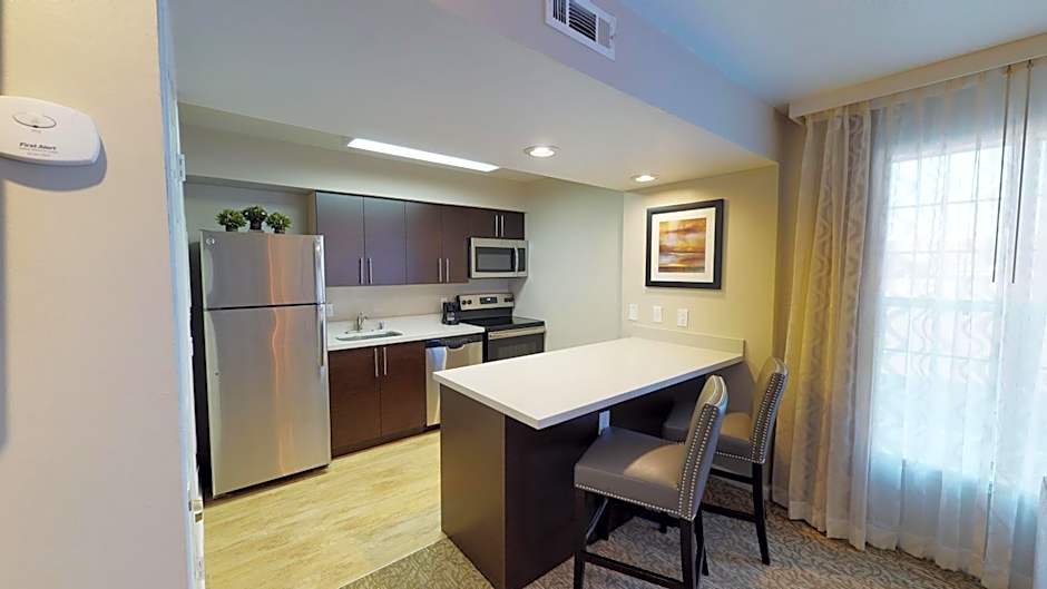 Chase Suites Hotel In Newark