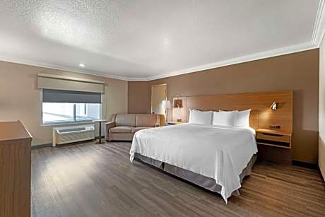 King Room with Sofa Bed and Jacuzzi