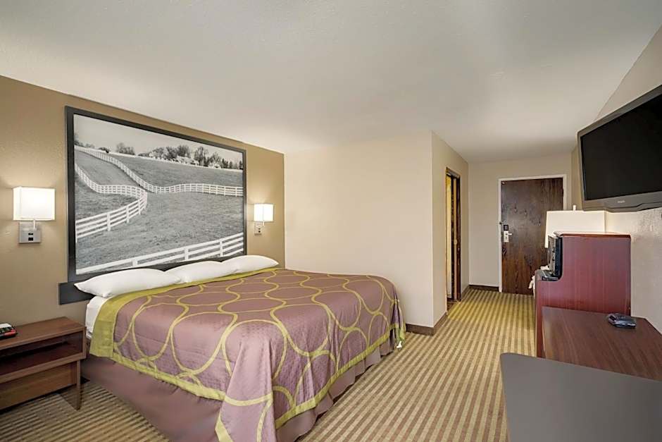 Super 8 by Wyndham Lexington/Hamburg Area