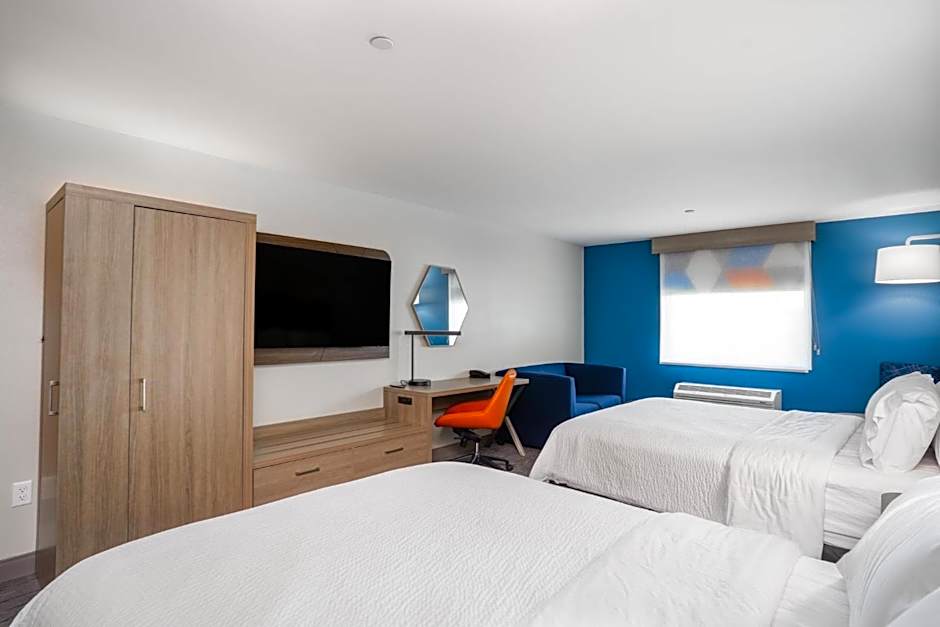 Holiday Inn Express & Suites Cedar Rapids NW - Marion By IHG