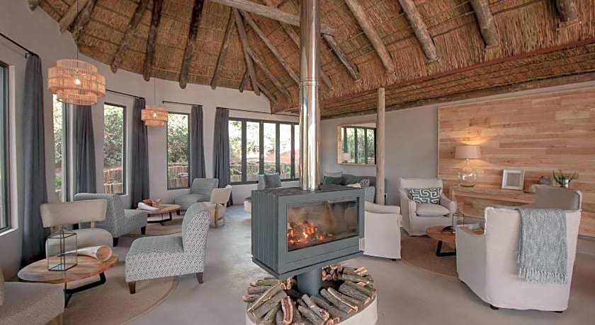 Bukela Game Lodge - Amakhala Game Reserve