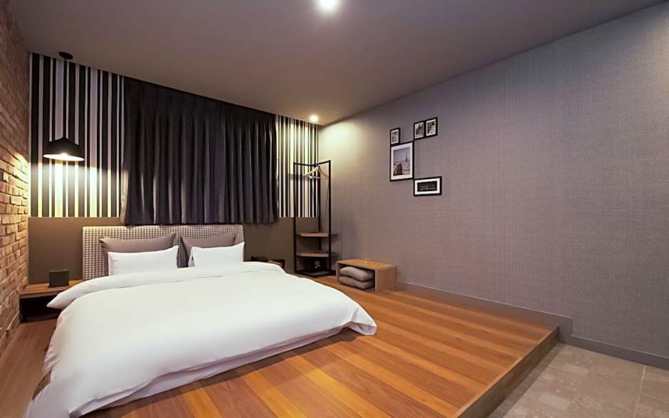 Hotel Gray