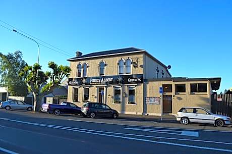 The Prince Albert Backpackers & Bar