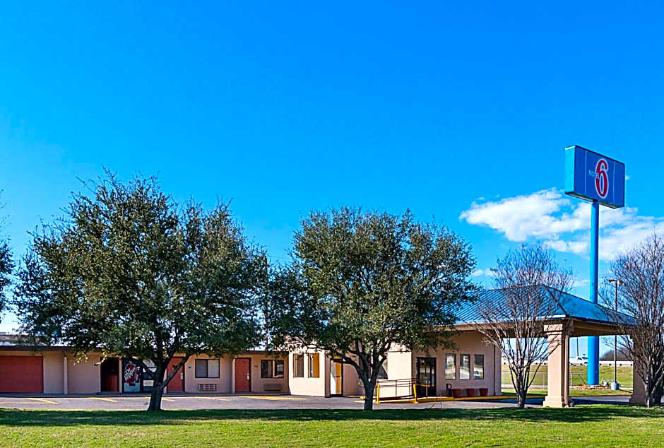Motel 6-Waco, TX