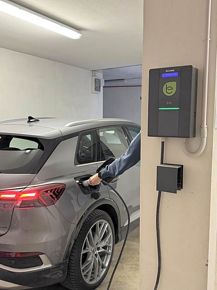 Eremes Rooms & Apartments