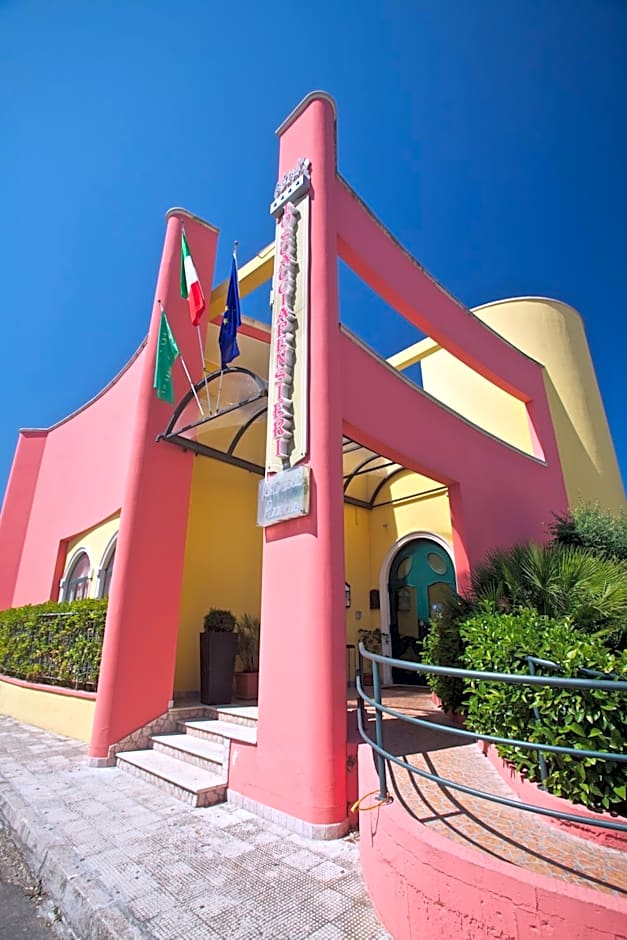 Lo Scacciapensieri Hotel & Restaurant