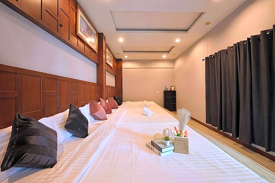 De Lux Bangkok Hotel 