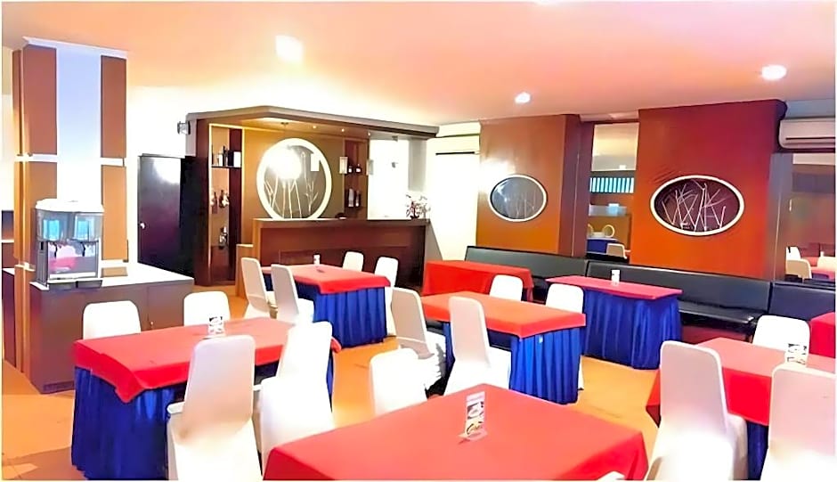 Alexander Hotel Tegal