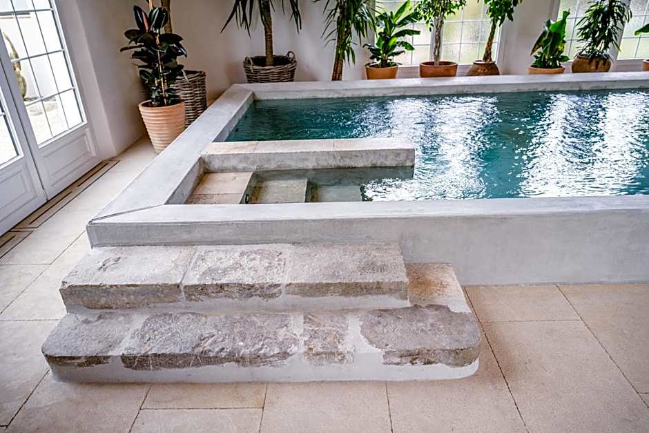 Secret d'Uzès - Place aux Herbes - Piscine chauffée et Jacuzzi