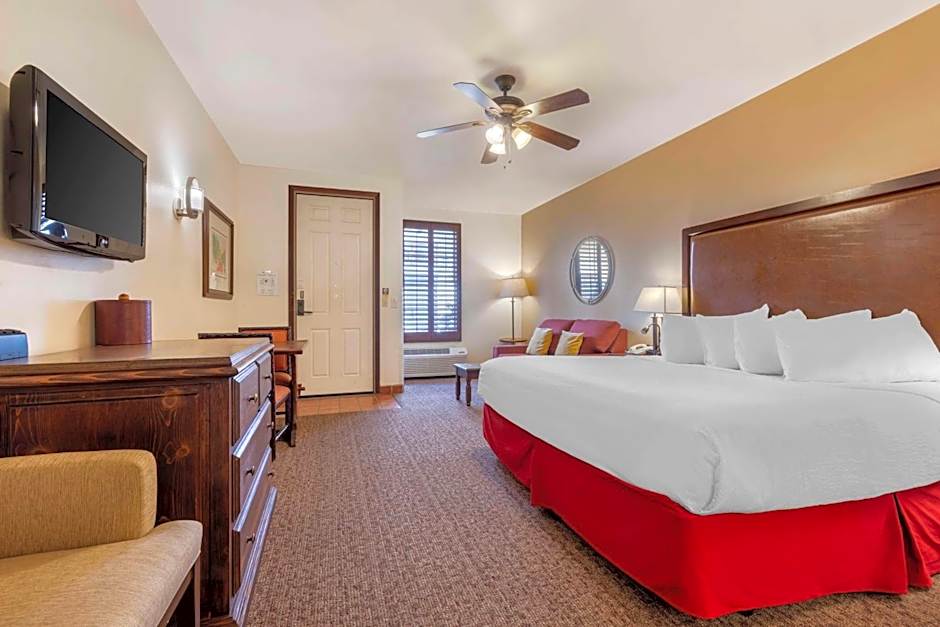 Best Western Plus Hacienda Suites-Old Town