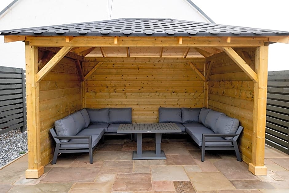 Westertonhill Lodges - Private Hot Tub Hire Available