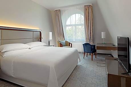 Gdynia Suite, Club Lounge and Spa access level