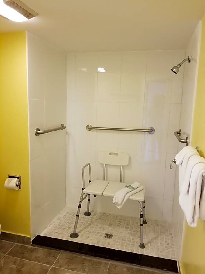 Shining Light Inn & Suites