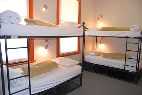 Bed in 6-Bed Mixed Dormitory Room