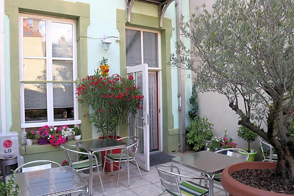 Logis-Hôtel des Oliviers