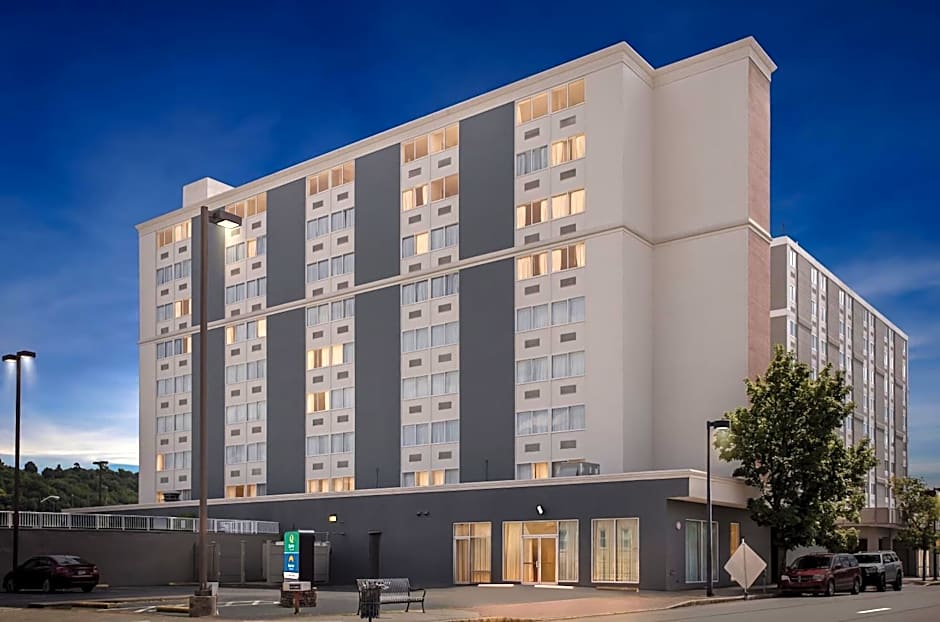 Quality Inn & Suites Charleston - Civic Center