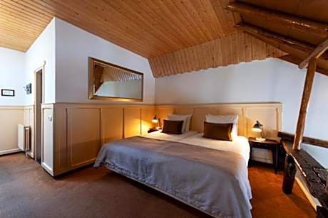 Large Double or Twin Room