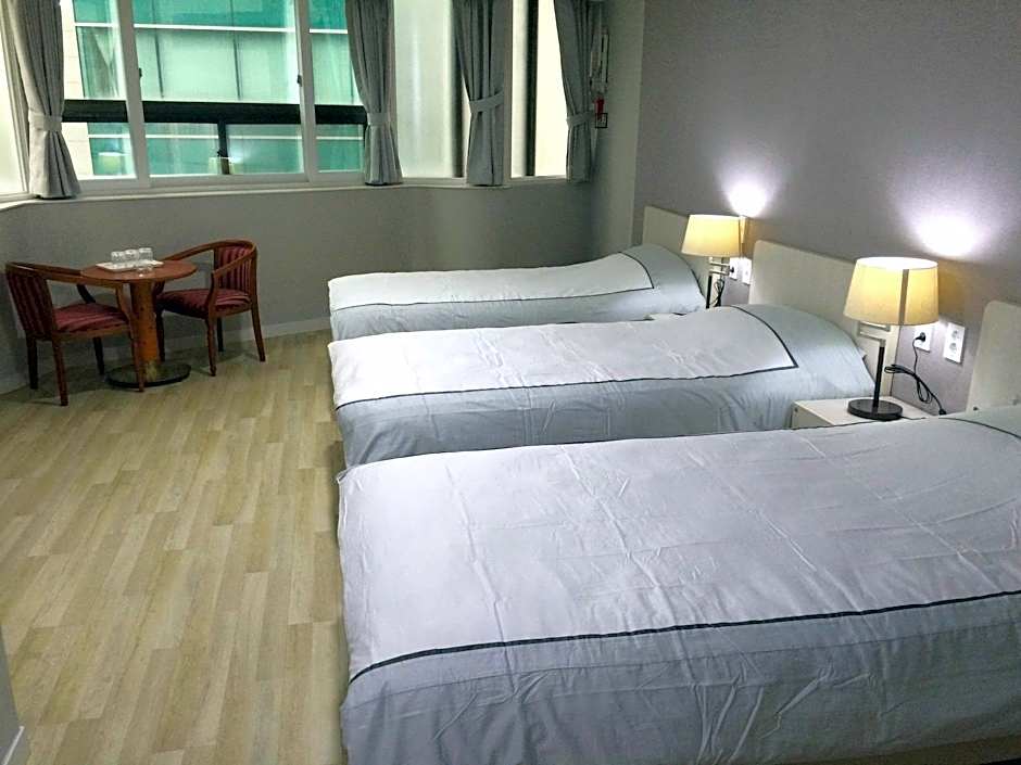 Central Hotel
